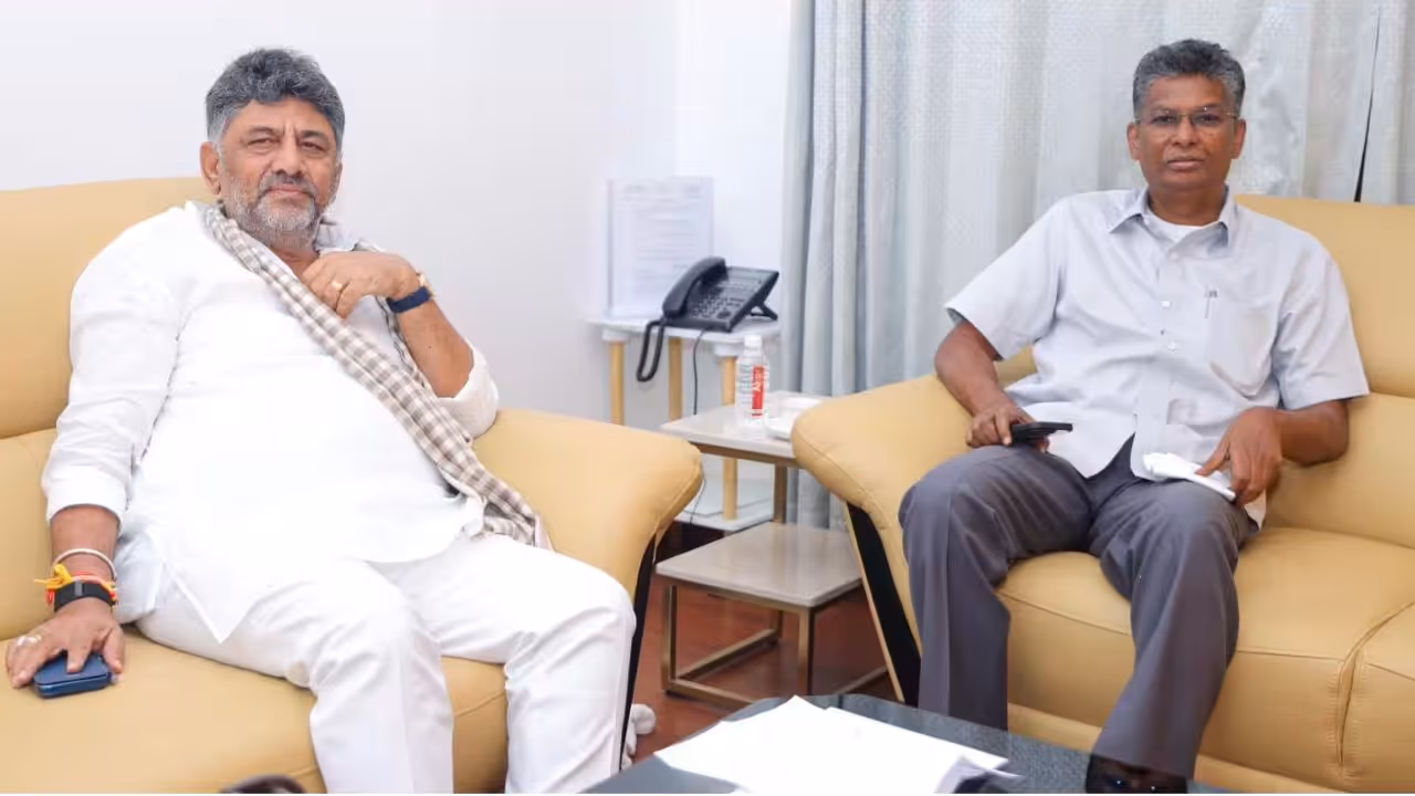 DK Shivakumar Satish Jarkiholi DK Shivakumar Satish Jarkiholi