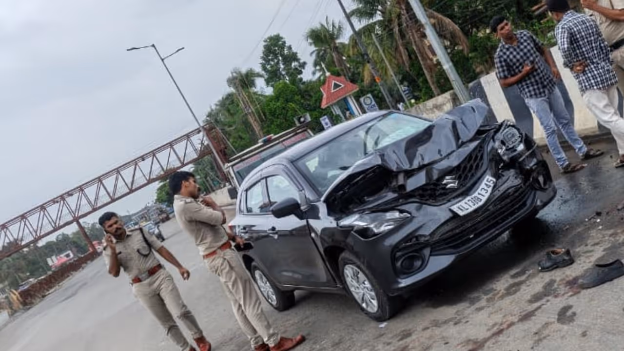maruti car run into high way patrolling police maruti car run into high way patrolling police