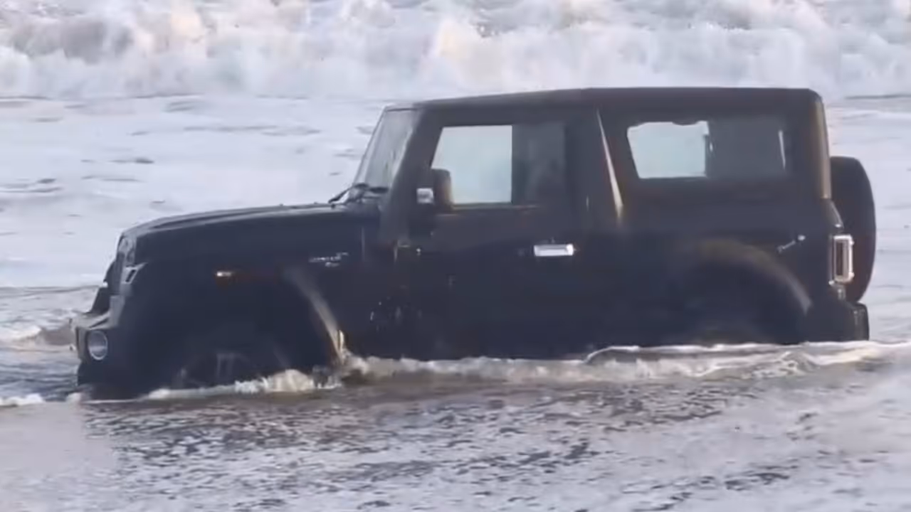 jeep trapped in sea jeep trapped in sea