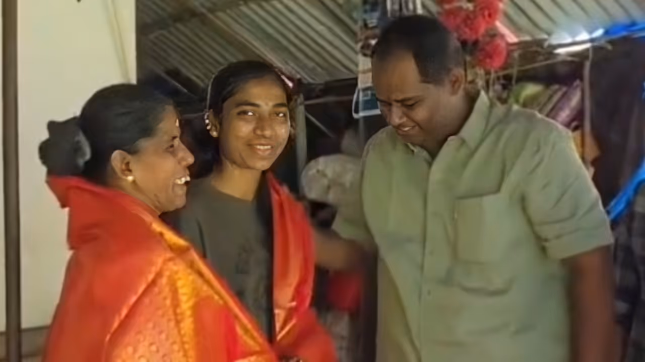 aneesha kunnamkulam aneesha kunnamkulam