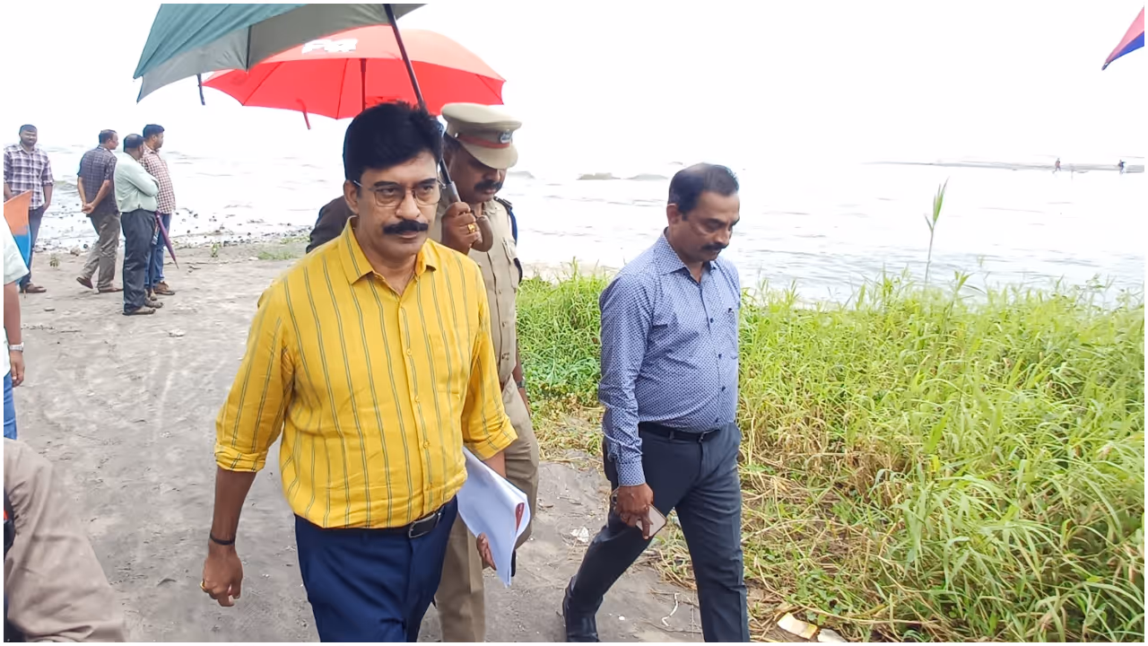 Alappuzha Collector on Rain Alappuzha Collector on Rain
