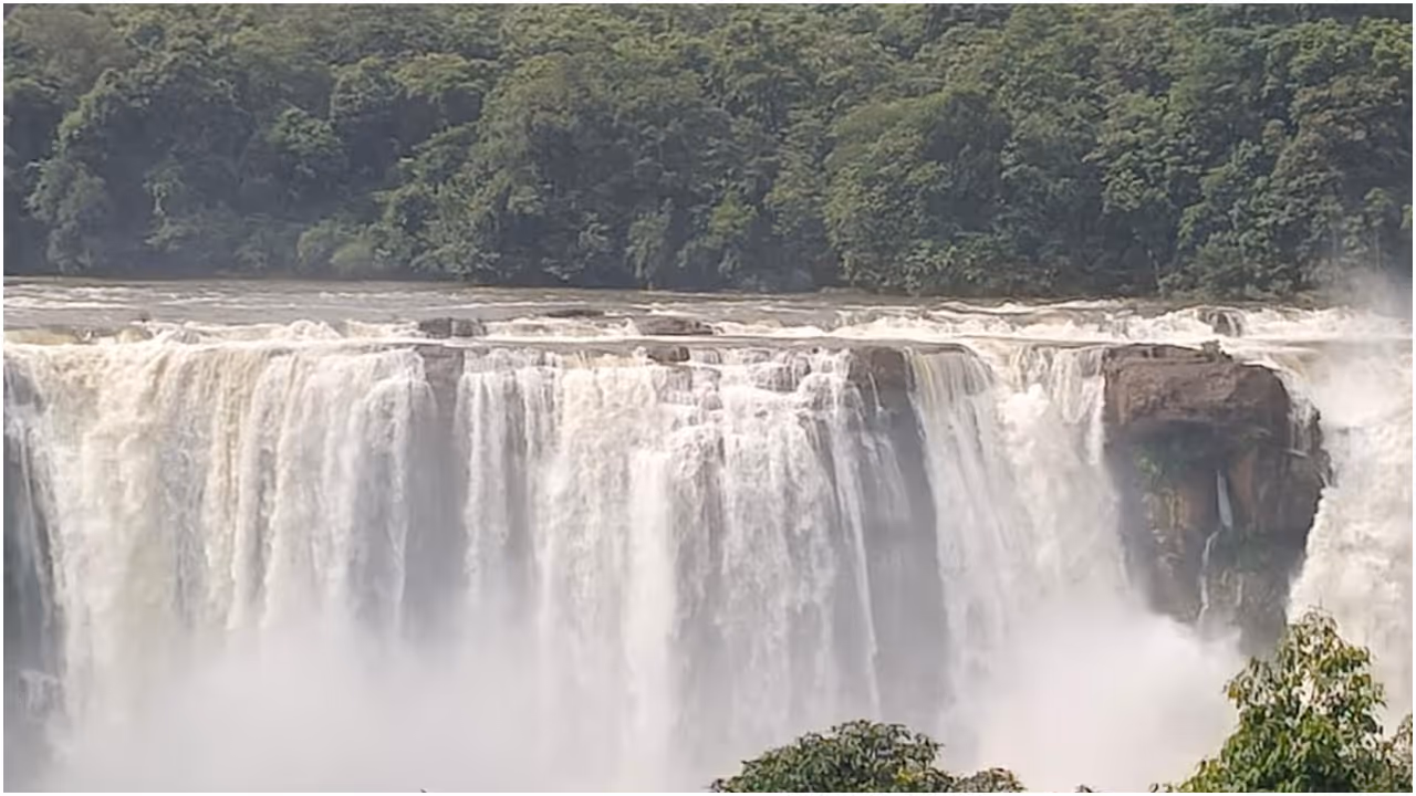 Athirapally Waterfalls Athirapally Waterfalls