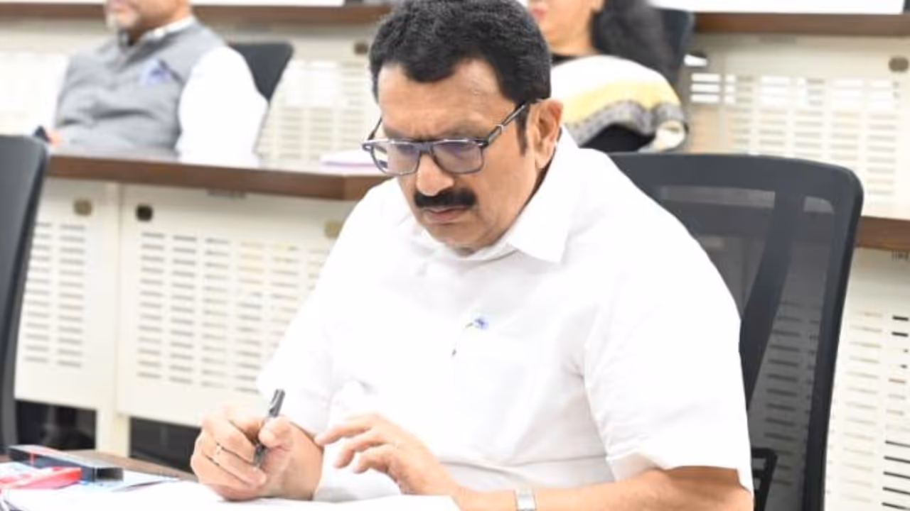 k muraleedharan k muraleedharan