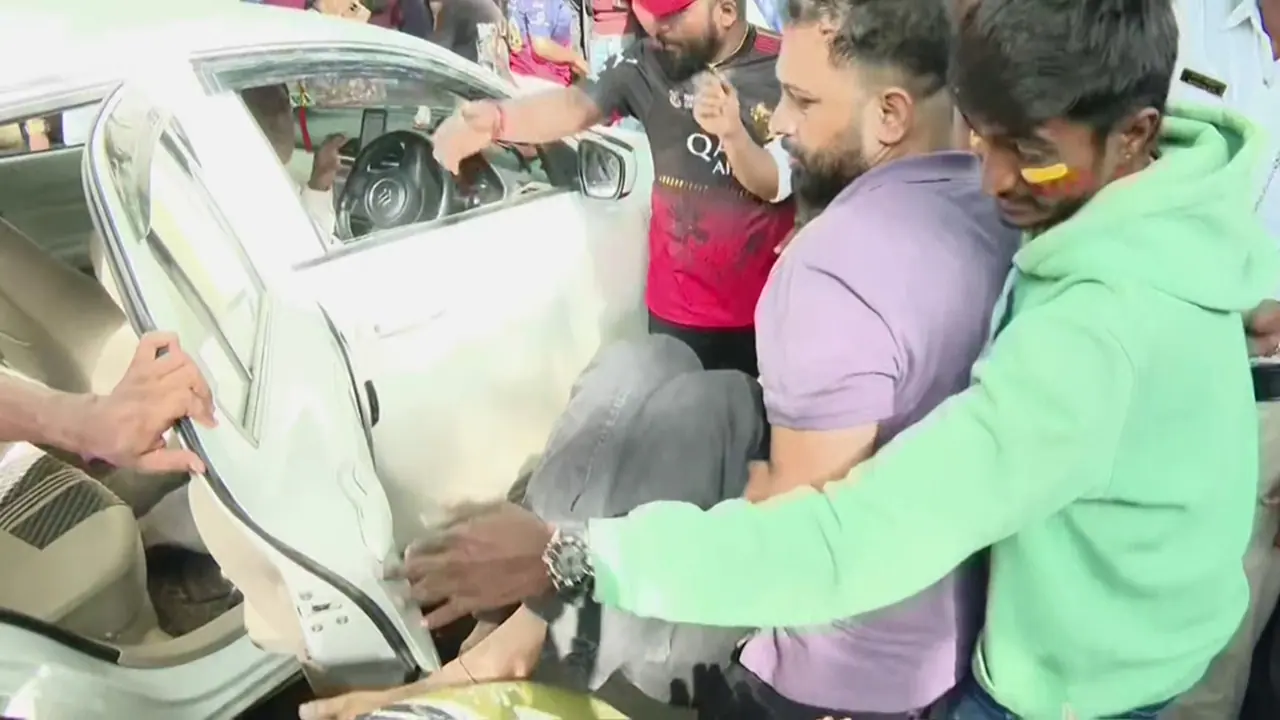 Chinnaswamy Stadium Stampede News