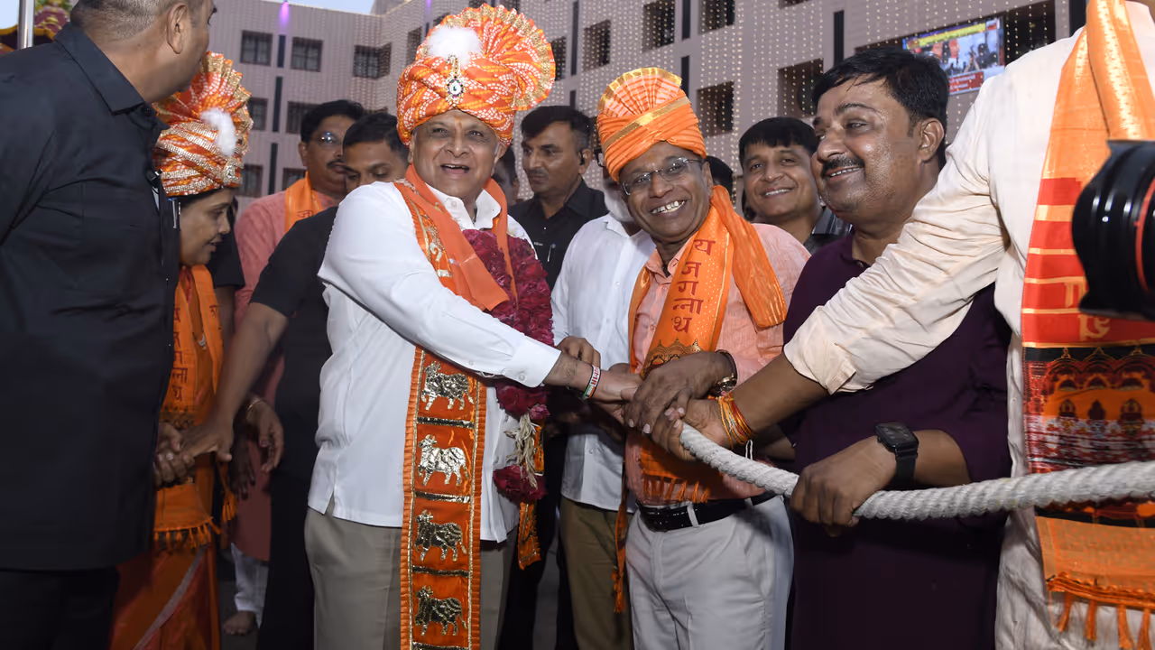 Bhupendra Patel performed the Pahind vidhi of Jagannath Rath Yatra in Ahmedabad Bhupendra Patel performed the Pahind vidhi of Jagannath Rath Yatra in Ahmedabad