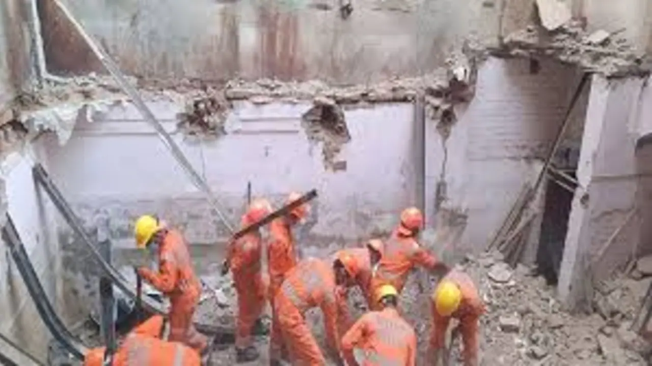 Delhi building collapse Delhi building collapse