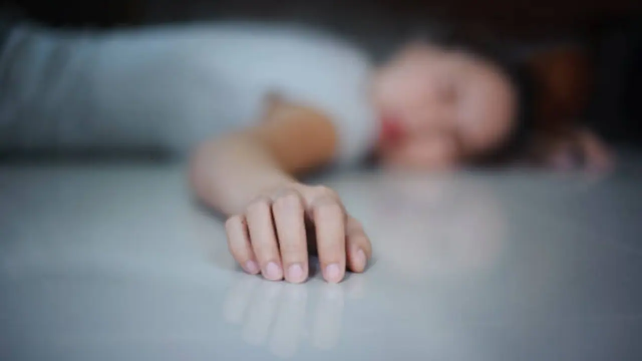 A woman body was found on the bed A woman body was found on the bed