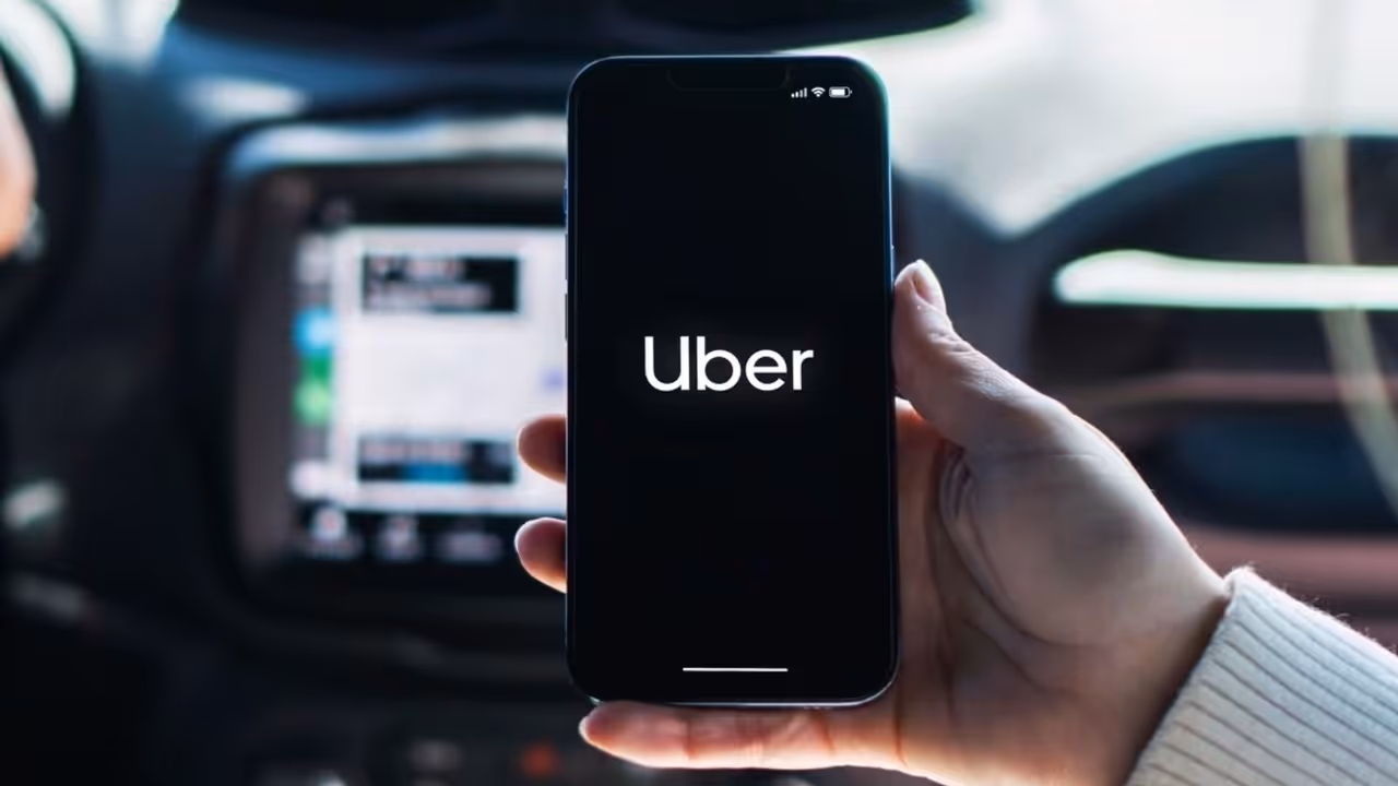 सोशल मीडिया पर वीडियो वायरल सोशल मीडिया पर वीडियो वायरल