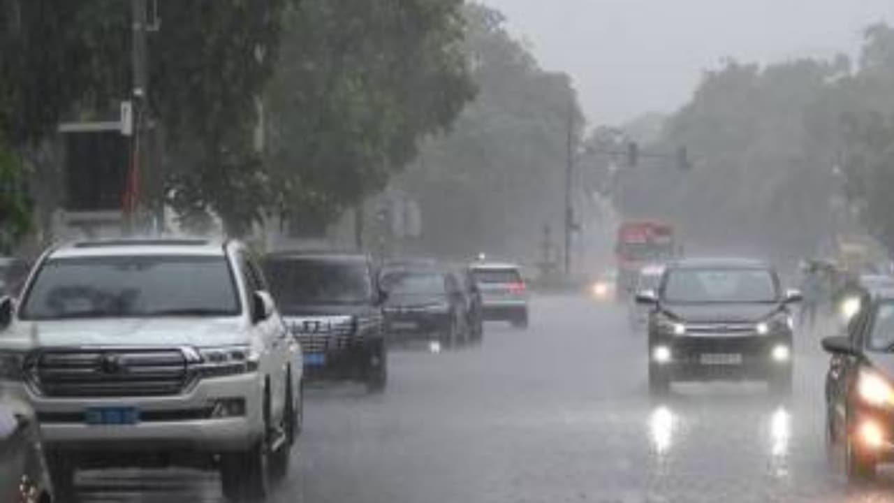 आज इन राज्यों में बारिश की आशंका आज इन राज्यों में बारिश की आशंका