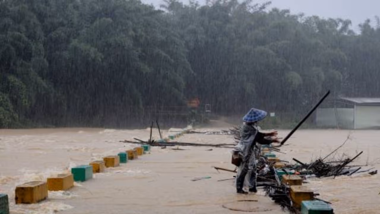 चीन में मूसलाधार बारिश से 38 लोगों की मौत