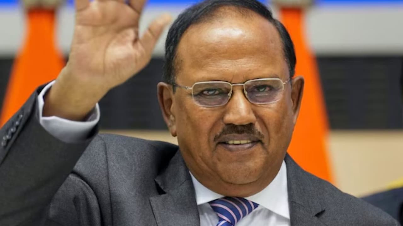 अजीत डोभाल रूस की यात्रा पर