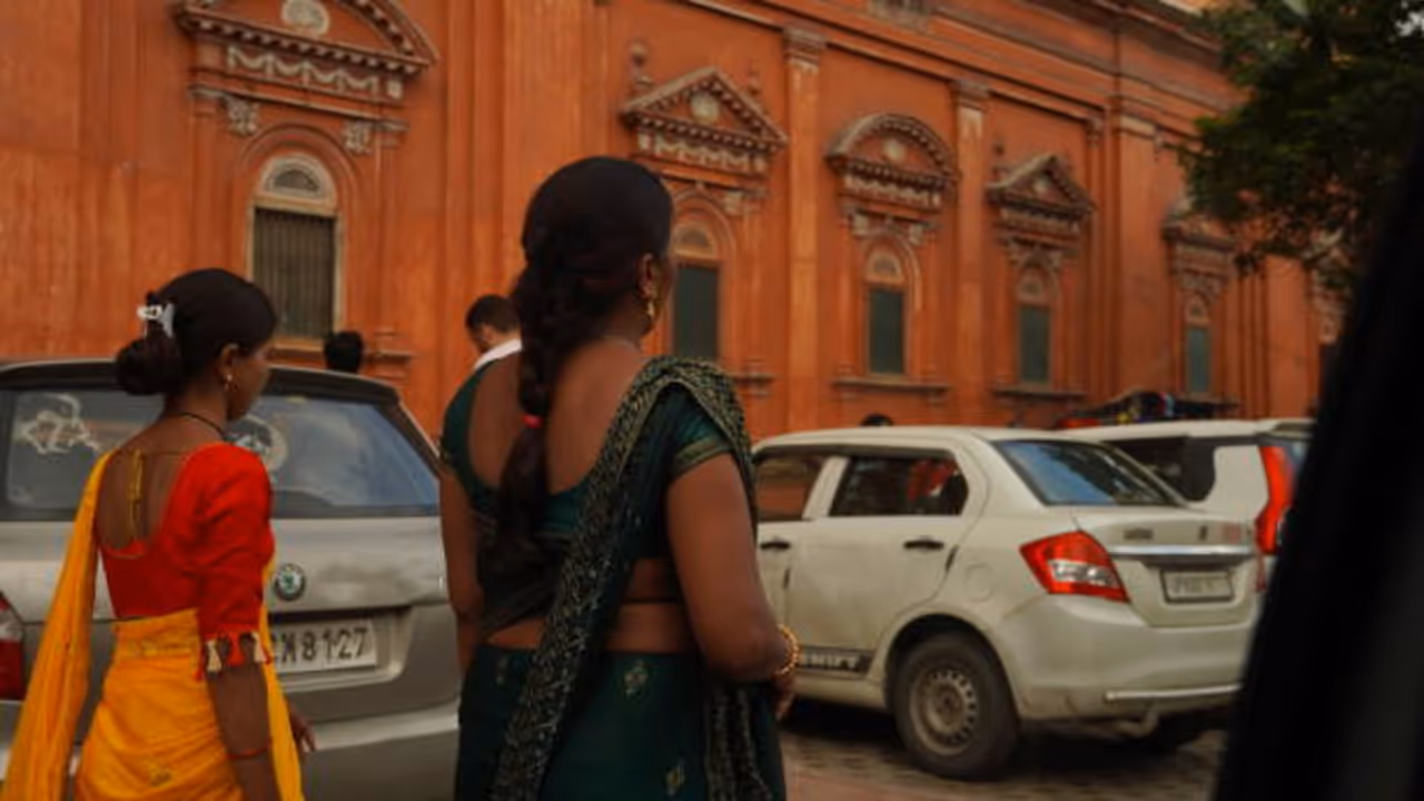 back side photo of married woman in saree back side photo of married woman in saree