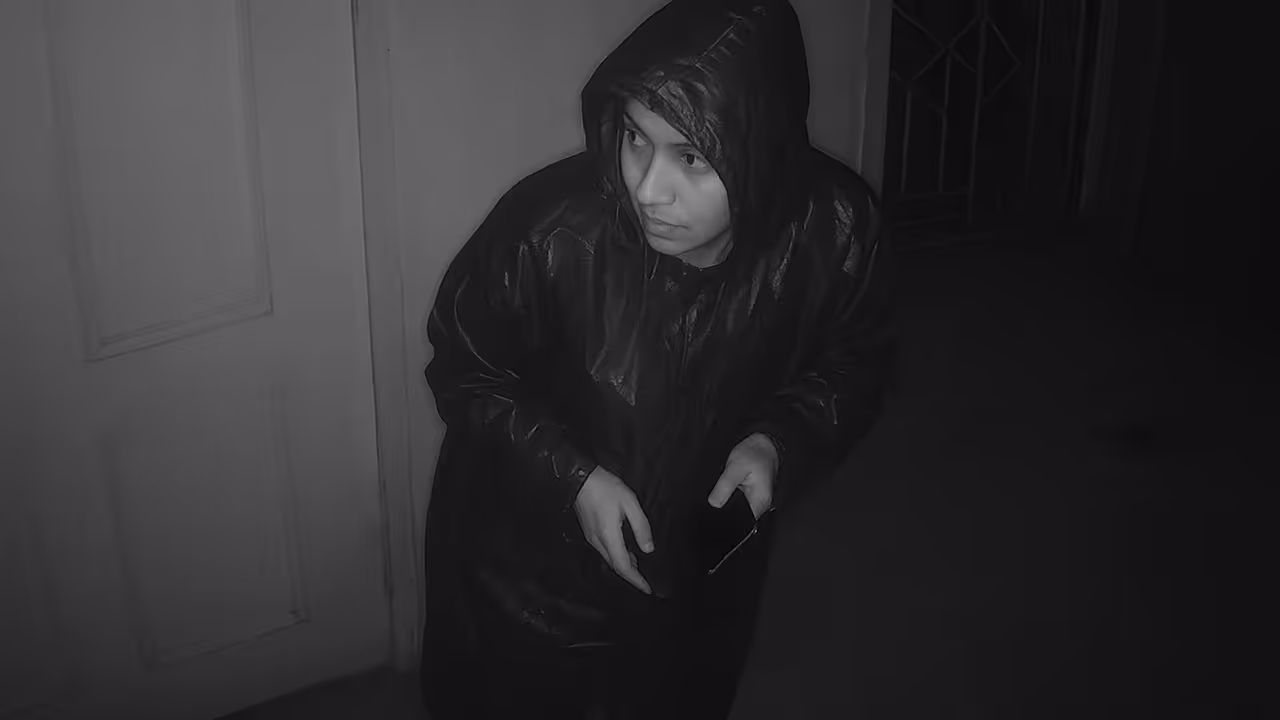 Raincoat Robbery in Jabalpur Raincoat Robbery in Jabalpur