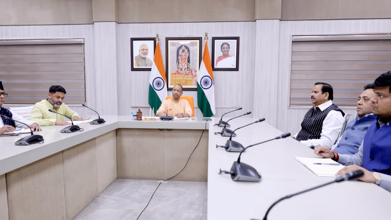 cm yogi gst reform awareness campaign swadeshi 2025