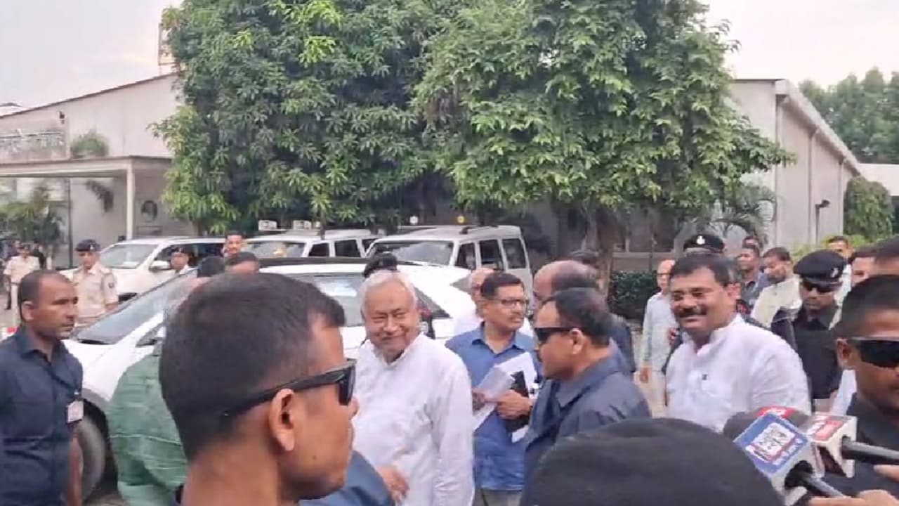 cm nitish kumar at jdu office cm nitish kumar at jdu office