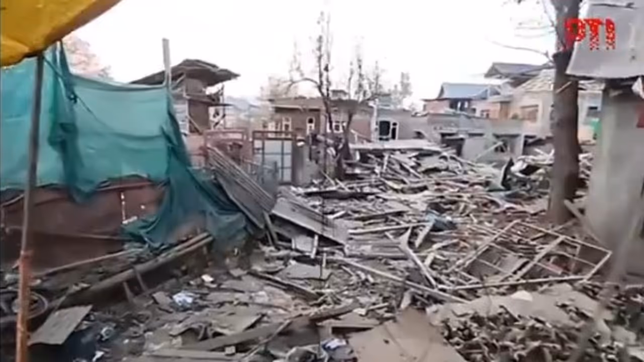 Delhi lal kila blast accused dr umar nabi house demolished pulwama