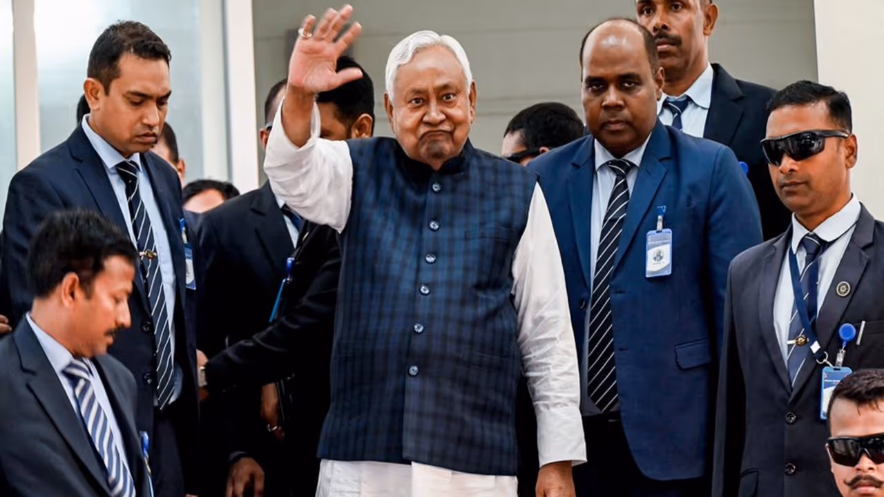 Nitish Kumar takes oath for the 10th time