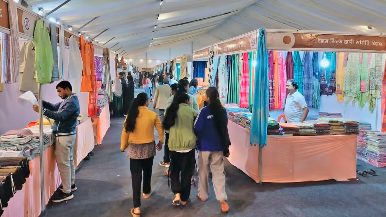 khadi mahotsav 2025 lucknow swadeshi hastshilp odop