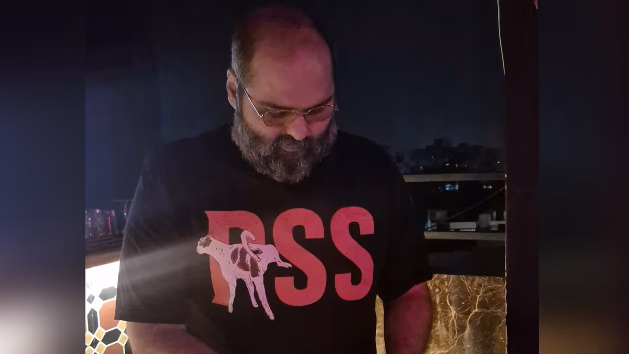 comedian kunal kamra t shirt controversy