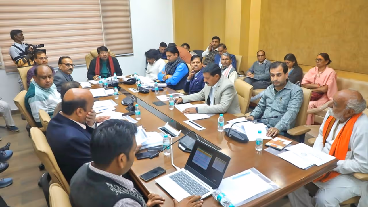 MP Animal Husbandry Department lakhan patel review meeting MP Animal Husbandry Department lakhan patel review meeting