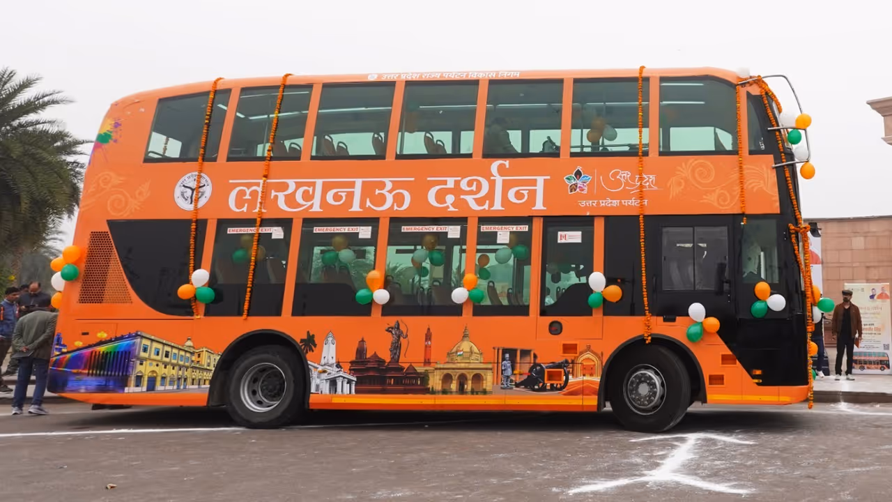 uttar pradesh lucknow darshan electric double decker bus started uttar pradesh lucknow darshan electric double decker bus started