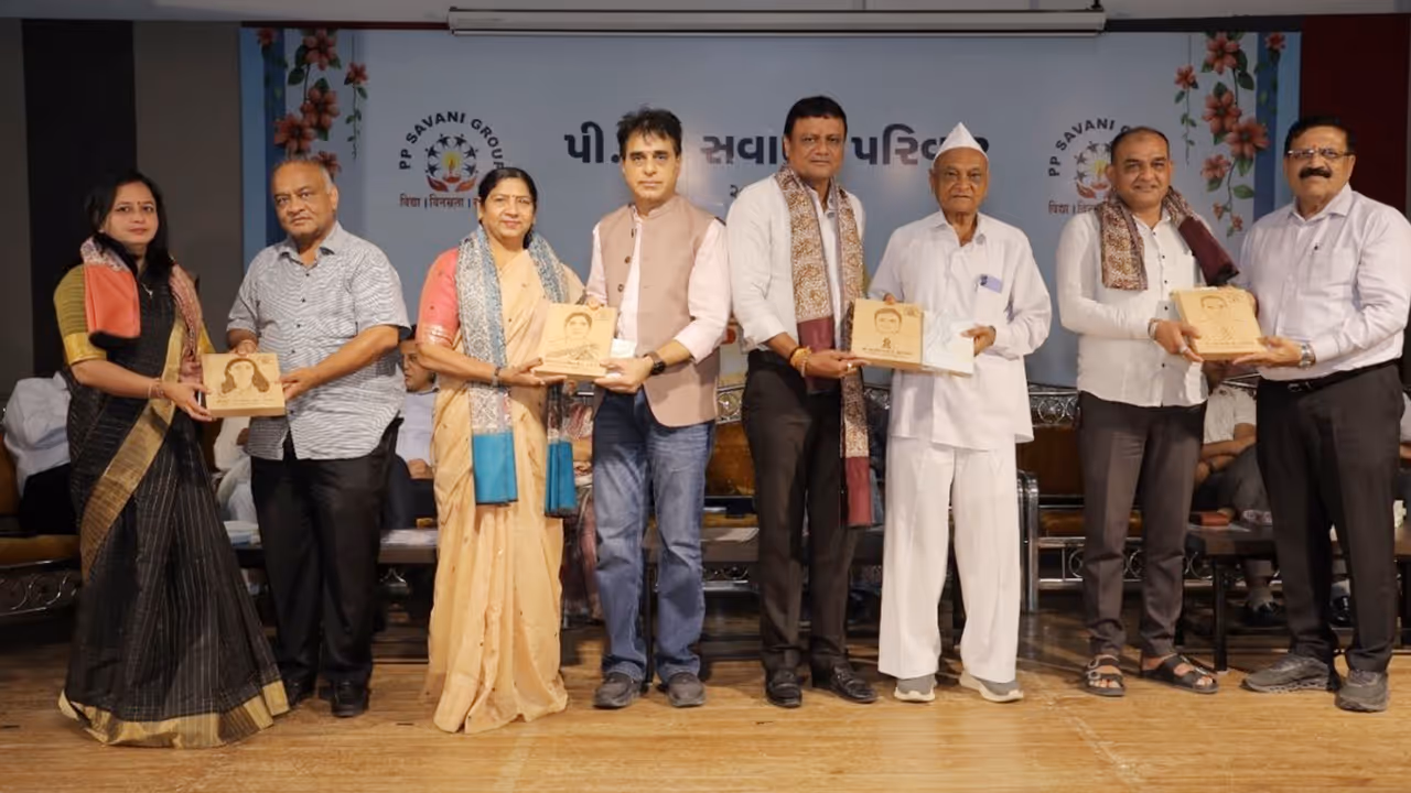 pp savani University trividh samman samaroh pp savani University trividh samman samaroh