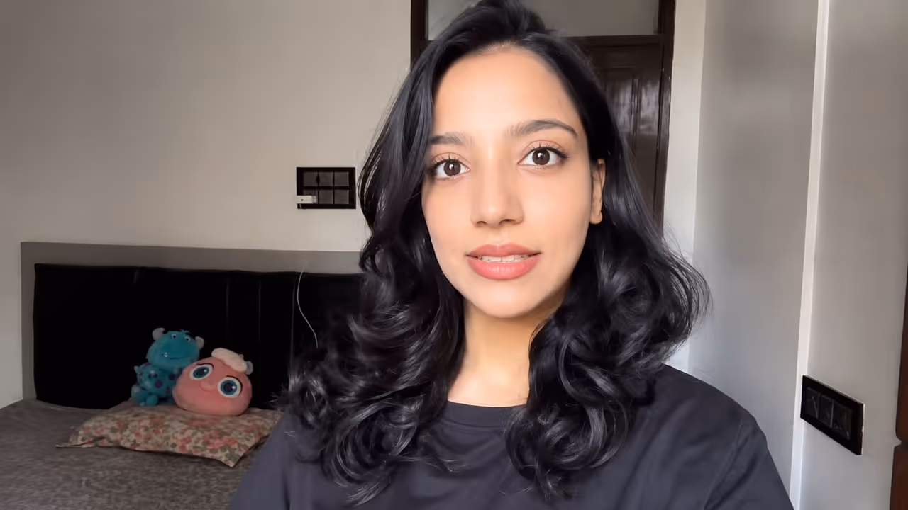 Delhi woman humorously shared how remote work meant office duties, family errands and serving guests Delhi woman humorously shared how remote work meant office duties, family errands and serving guests