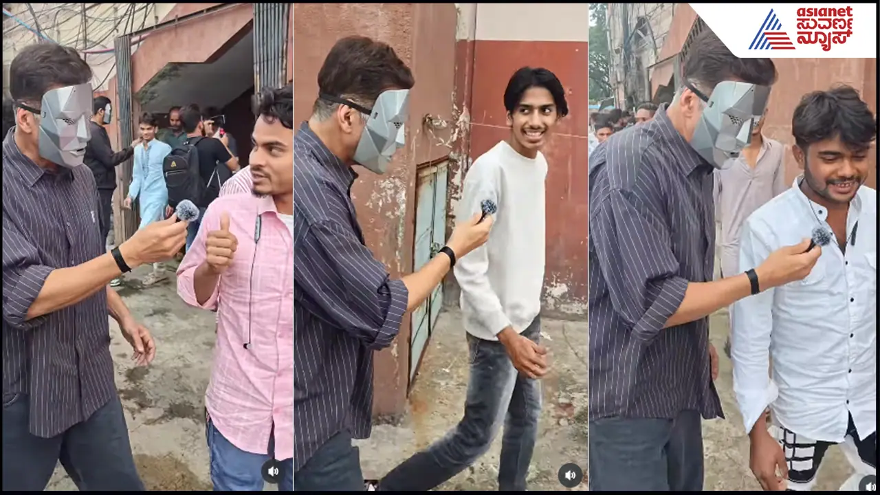 Akshay Kumar taking review