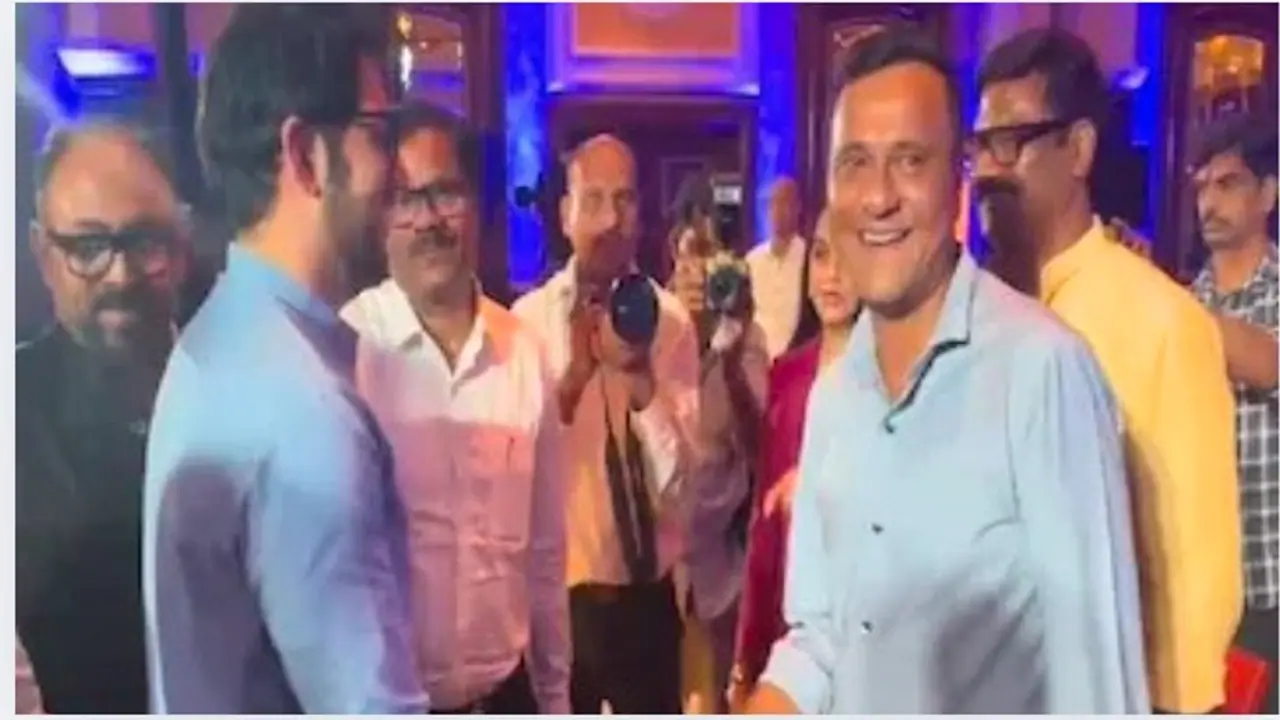 aditya thackeray and sandeep deshpande aditya thackeray and sandeep deshpande