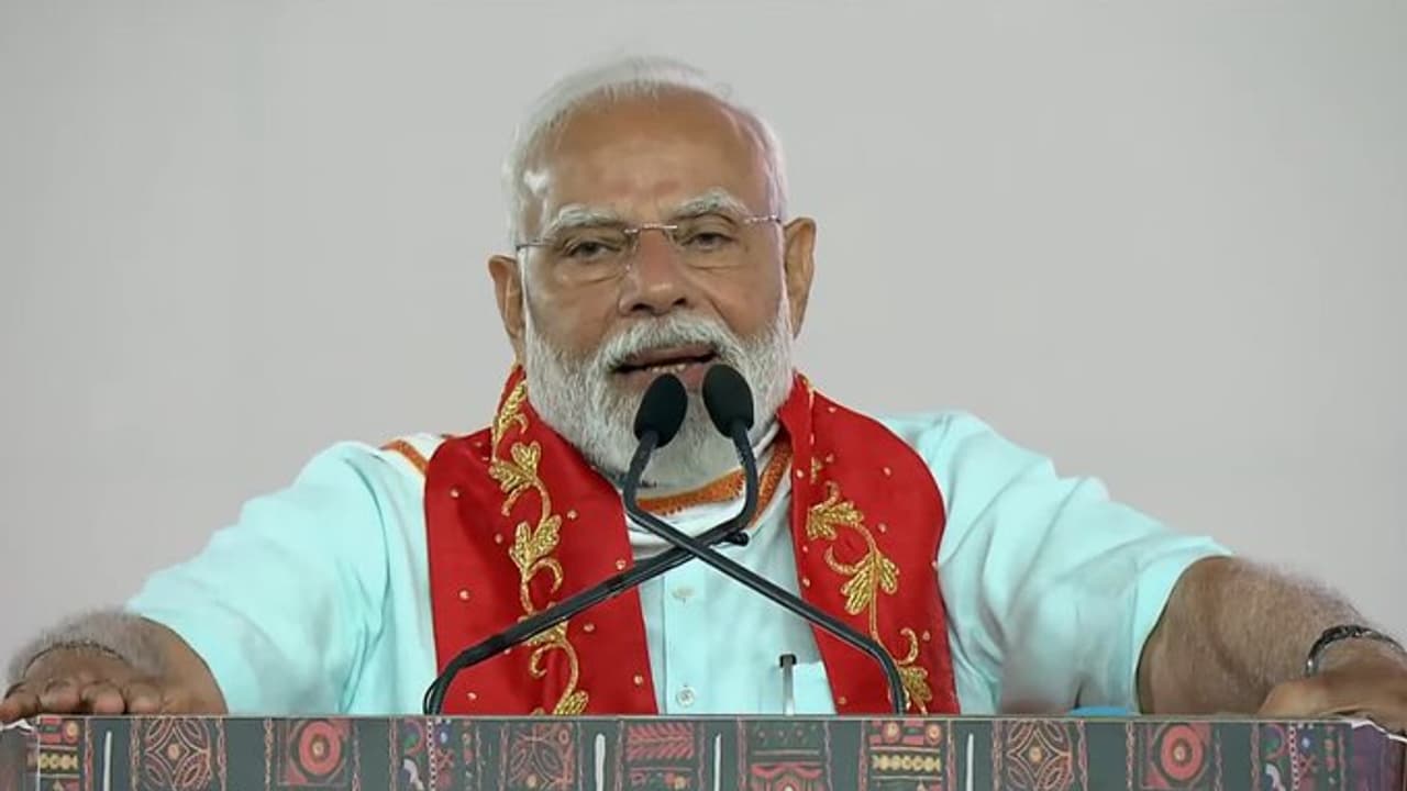 PM Modi in Surat