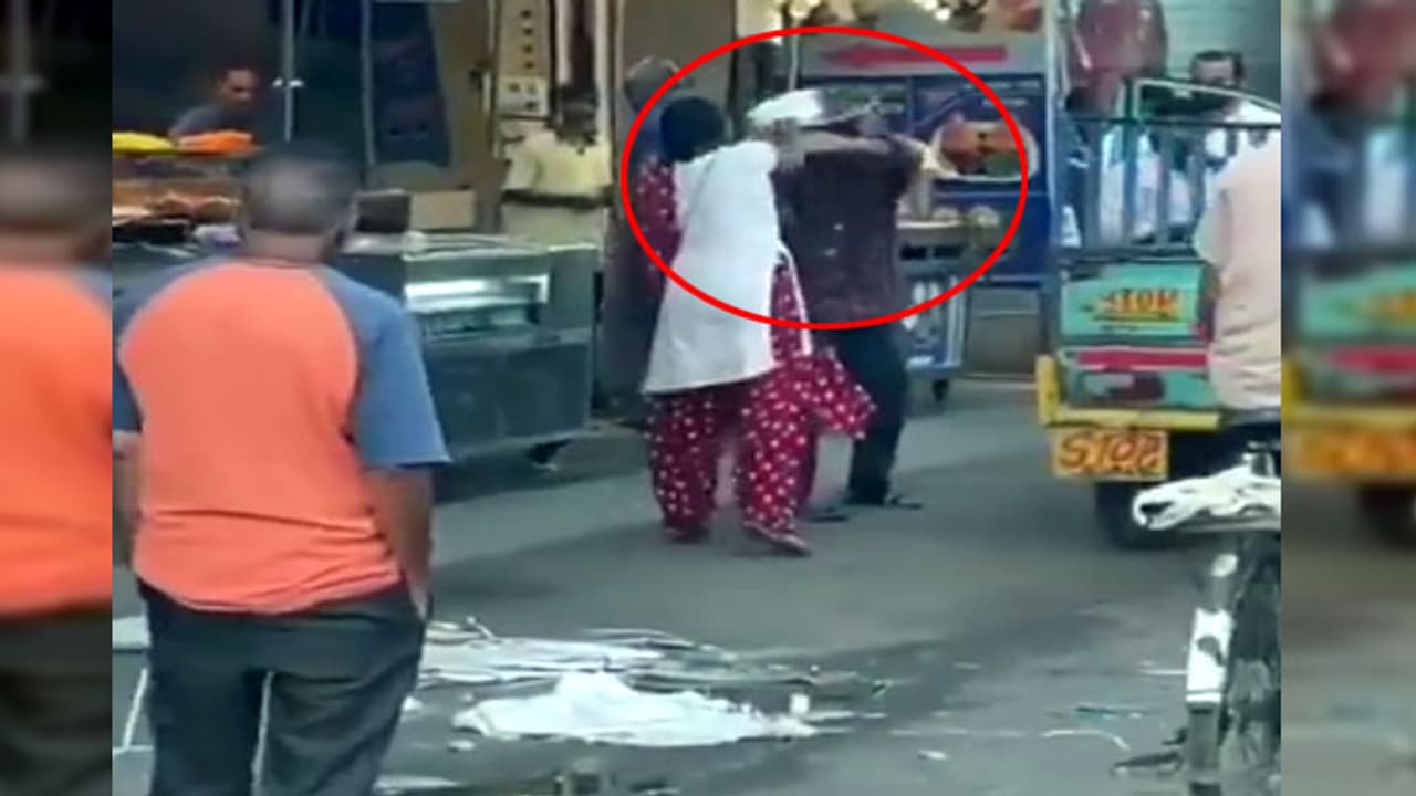 husband wife cute fight viral video