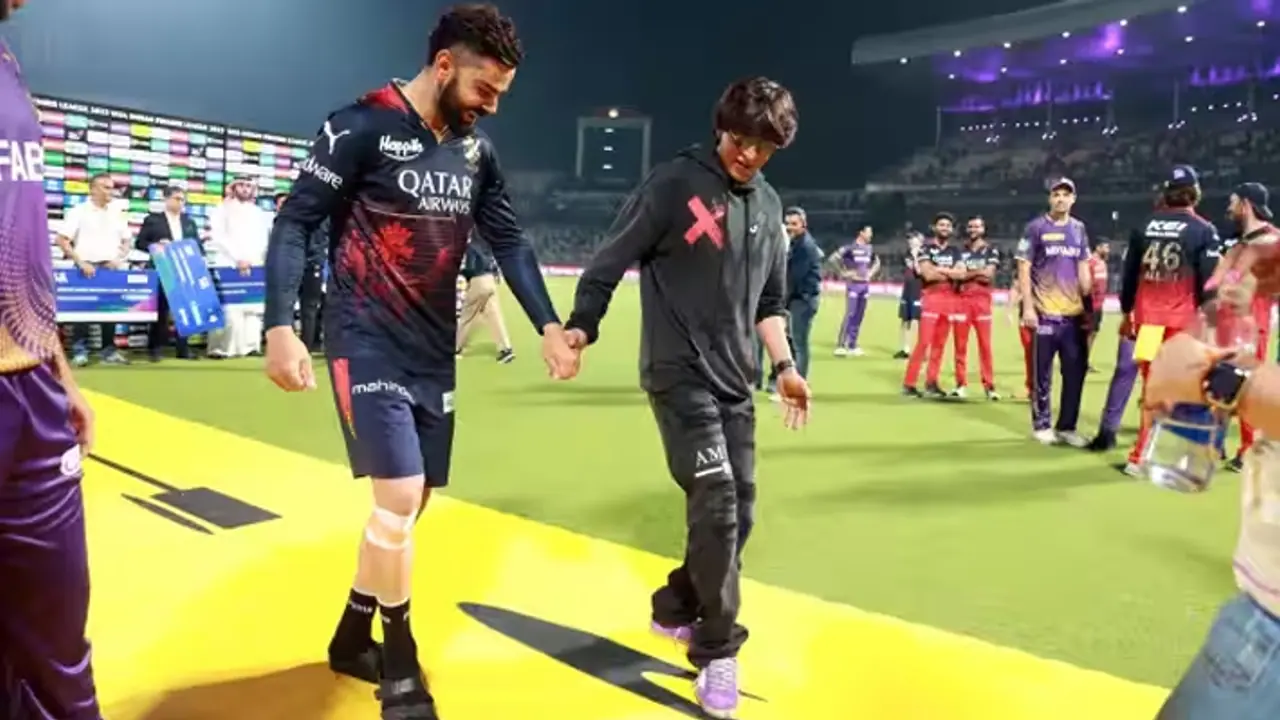 Virat Kohli dances on Pathan with Shahrukh Kha Virat Kohli dances on Pathan with Shahrukh Kha