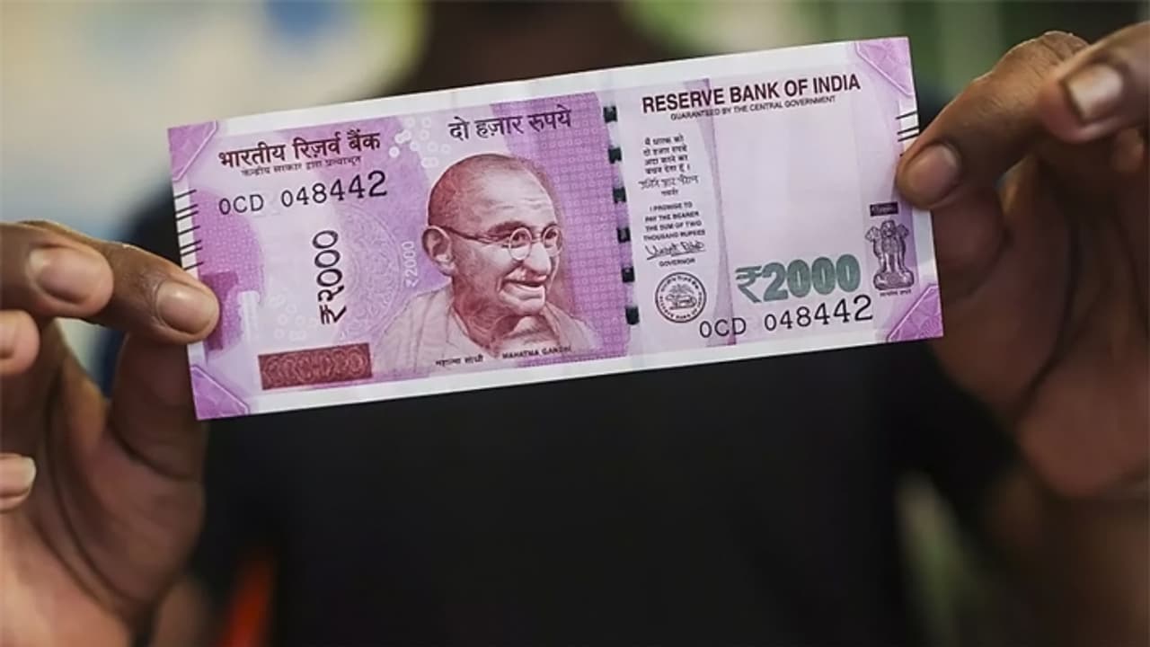 2000 Rupee Note Exchange Day 1 2000 Rupee Note Exchange Day 1