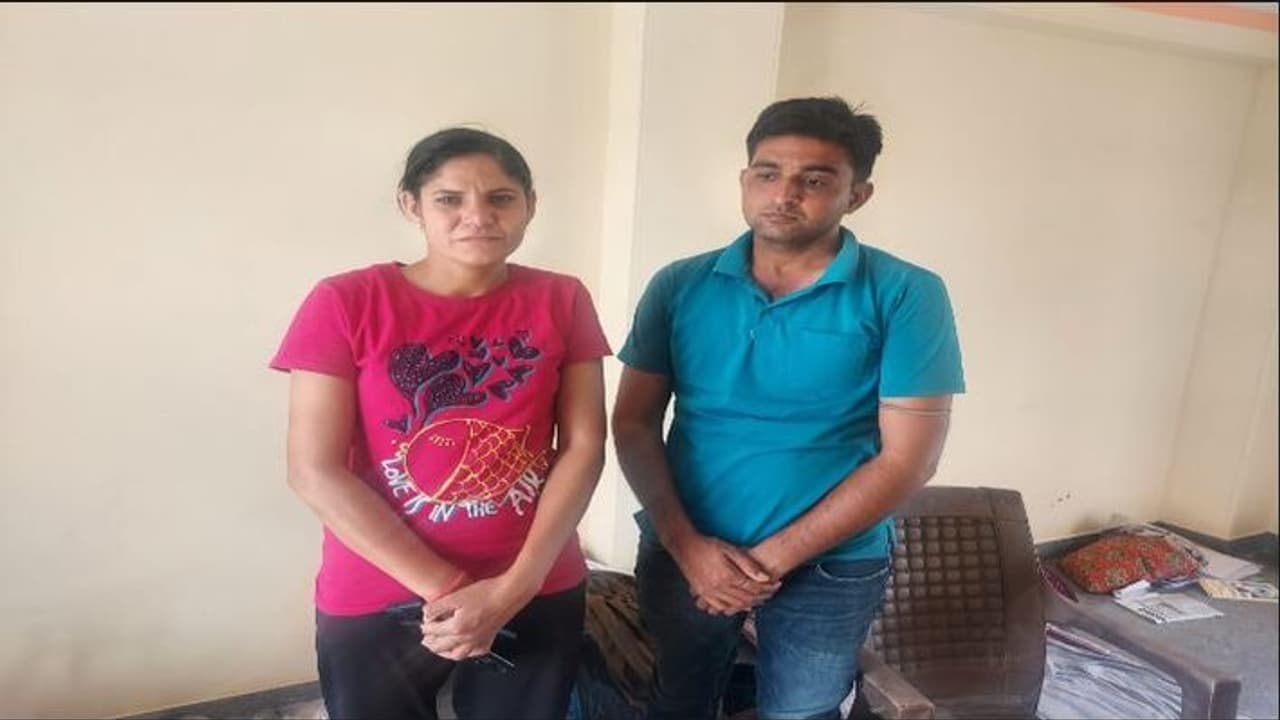 lady officer arrested by ACB lady officer arrested by ACB