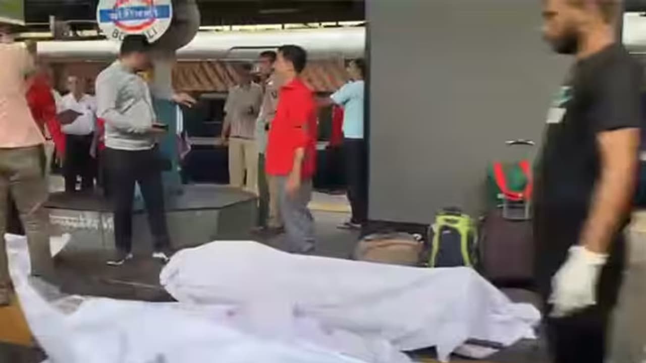 Jaipur Mumbai Train Firing Jaipur Mumbai Train Firing