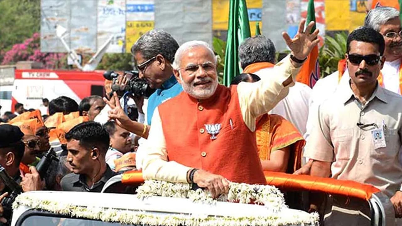 PM Narendra Modi Mega Road Show 