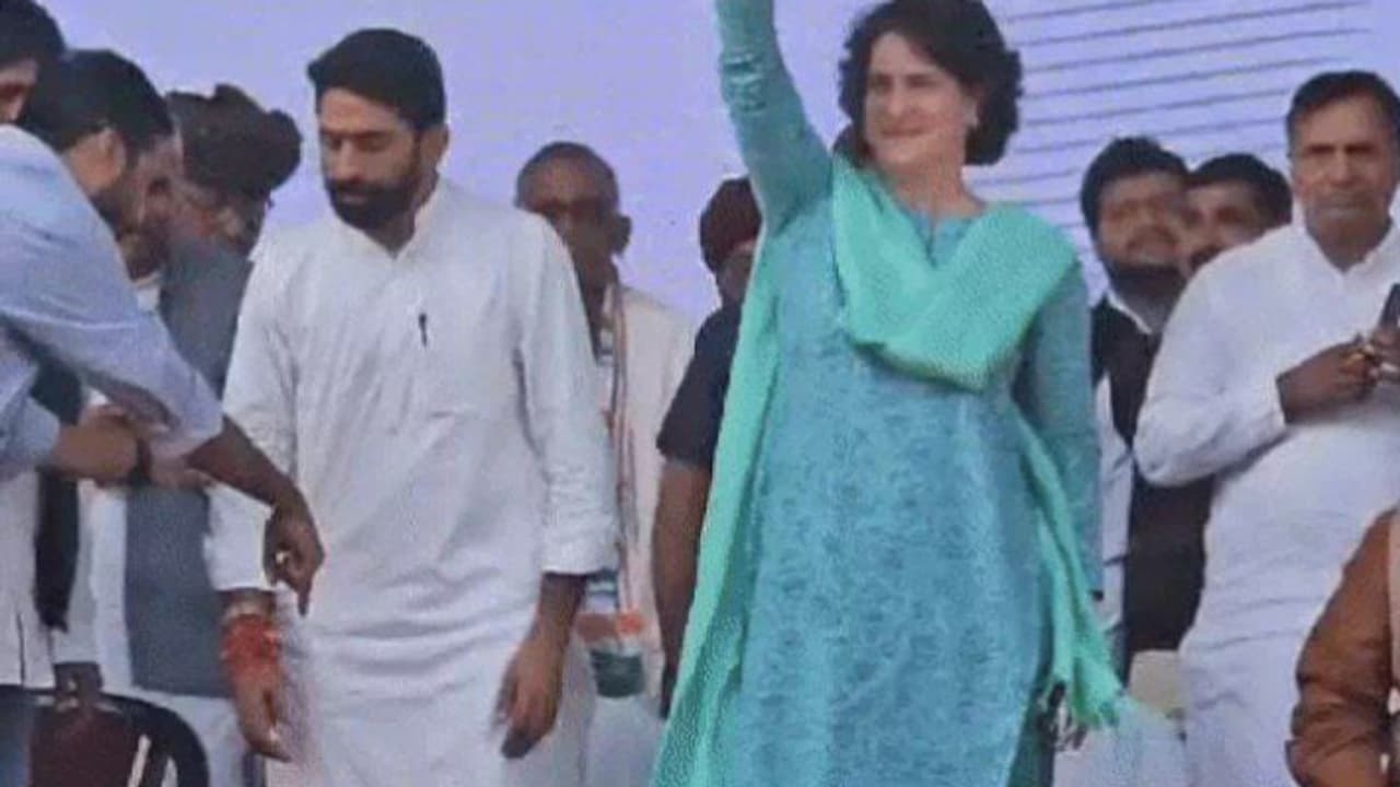 priyanka gandhi 00 