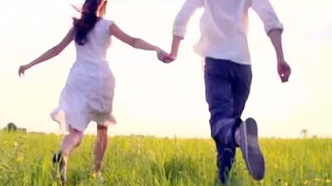 girl ran away with her lover girl ran away with her lover