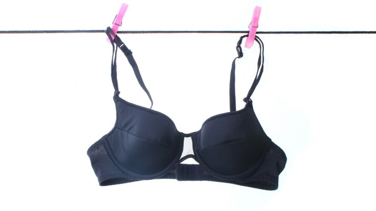 How to fix padded bra Cup with a hair dryer How to fix padded bra Cup with a hair dryer