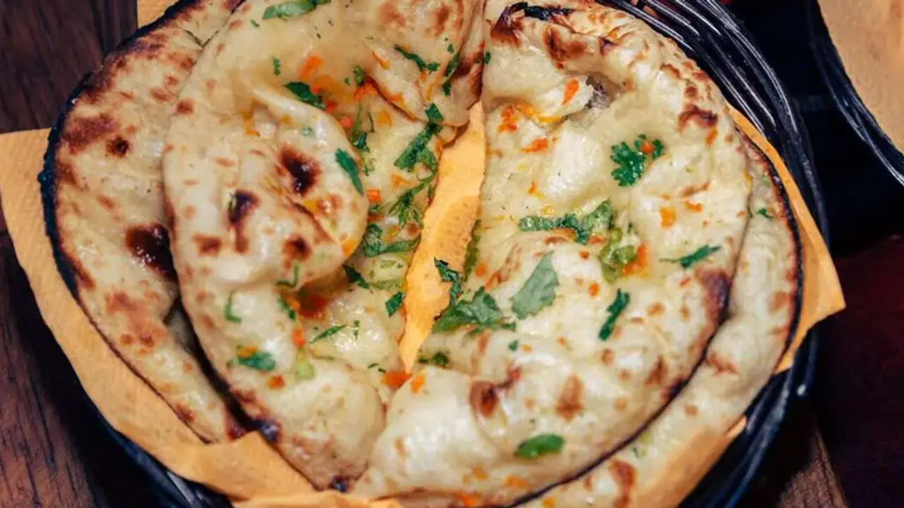 Tips to reheat tandoori roti and naan