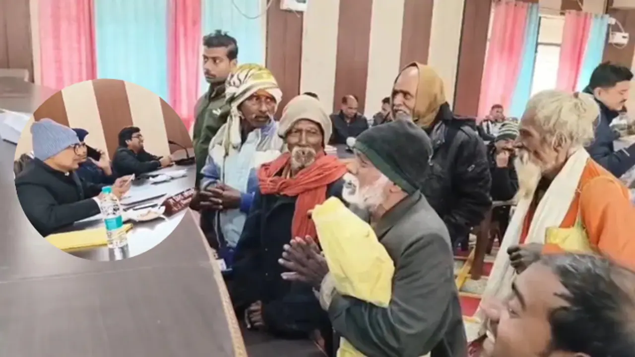 UP kaushambi Viral Video old blind man kambal requests tehsildar ignored using phone UP kaushambi Viral Video old blind man kambal requests tehsildar ignored using phone