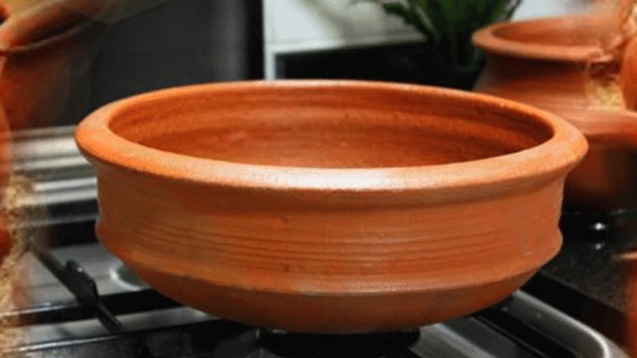 How to clean clay pots