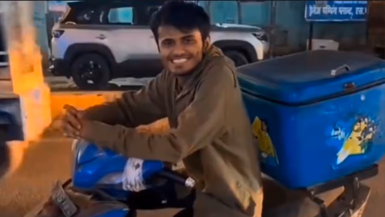 Woman Mocks Former Schoolmate For Working As Pizza Delivery Boy Woman Mocks Former Schoolmate For Working As Pizza Delivery Boy