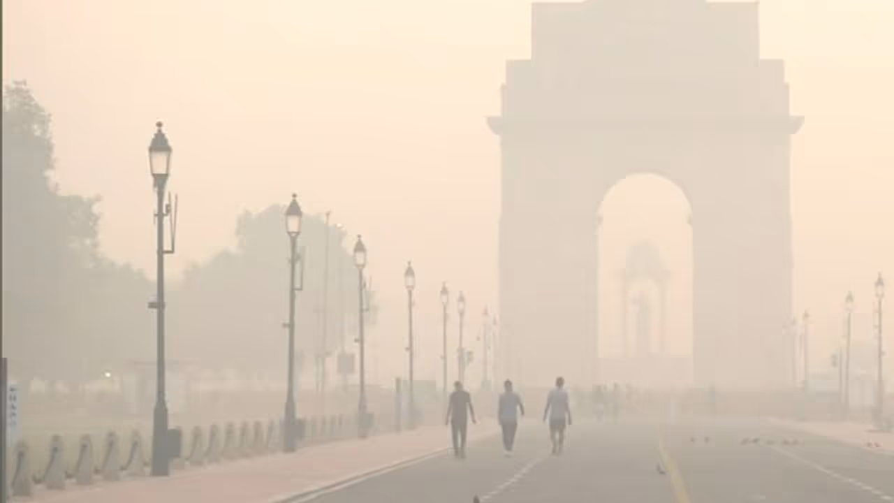 Air quality in Delhi in poor category, AQI and weather report