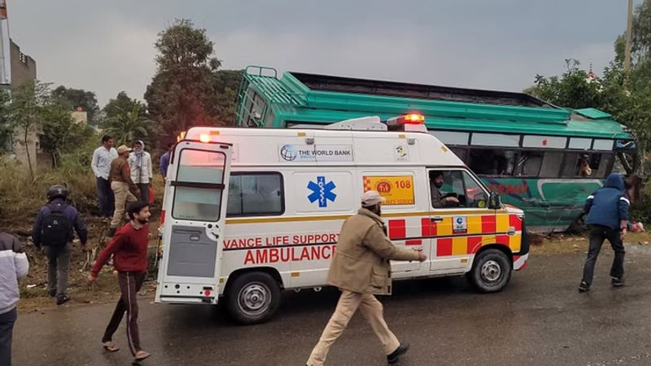 three people were killed and sixteen others injured in an accident between two buses in Kathua district three people were killed and sixteen others injured in an accident between two buses in Kathua district