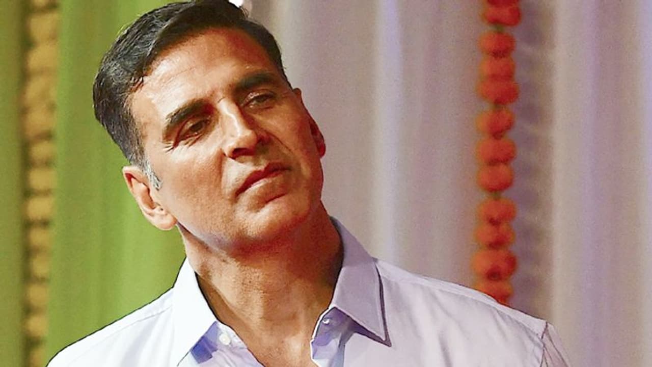 akshay kumar out from 2 films kareena kapoor to alia bhatt and these stars are also replaced in movies KPJ akshay kumar out from 2 films kareena kapoor to alia bhatt and these stars are also replaced in movies KPJ