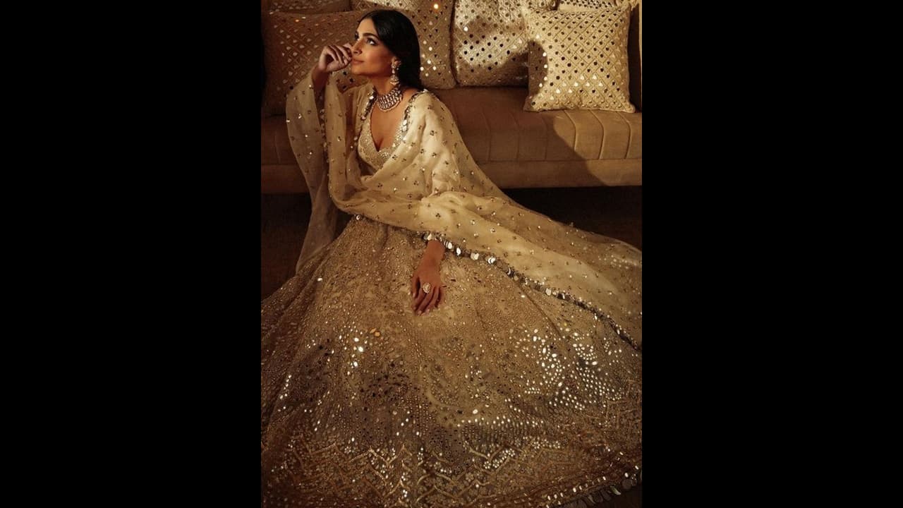 sonam kapoor, sonam kapoor,