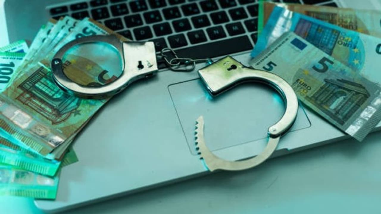 Online Digital Arrest Cyber ​​Criminal