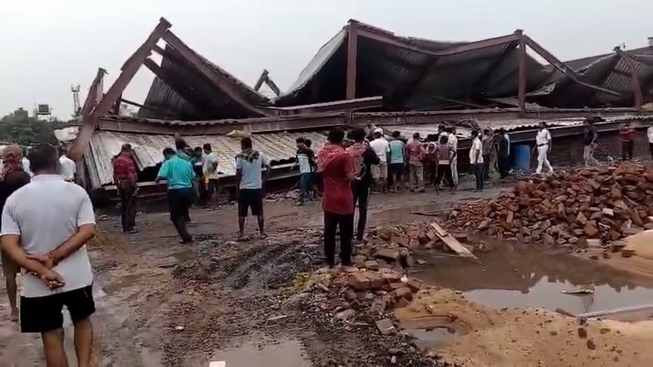 Warehouse Roof Crash Turns Fatal Warehouse Roof Crash Turns Fatal