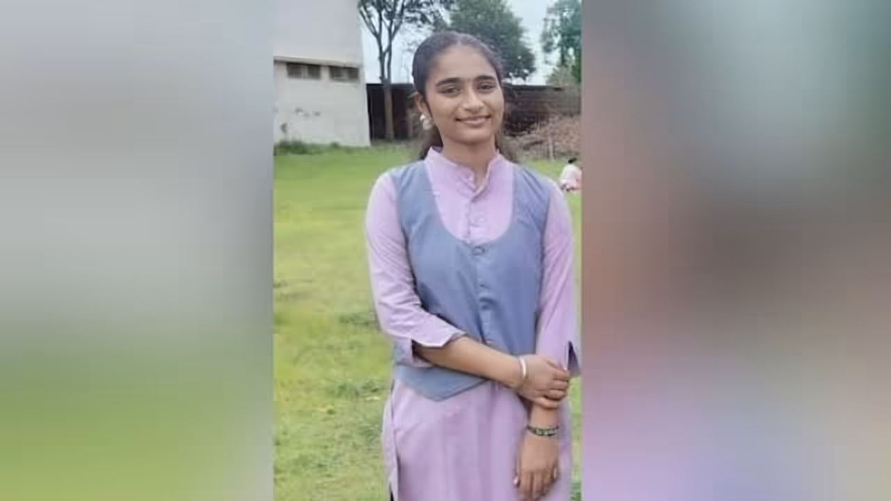 Gujarat College Student Found Dead inside Classroom in Gandhinagar Gujarat College Student Found Dead inside Classroom in Gandhinagar